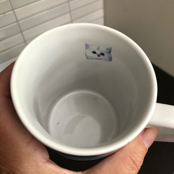 Blue and white cat mug - Picture 7 of 7